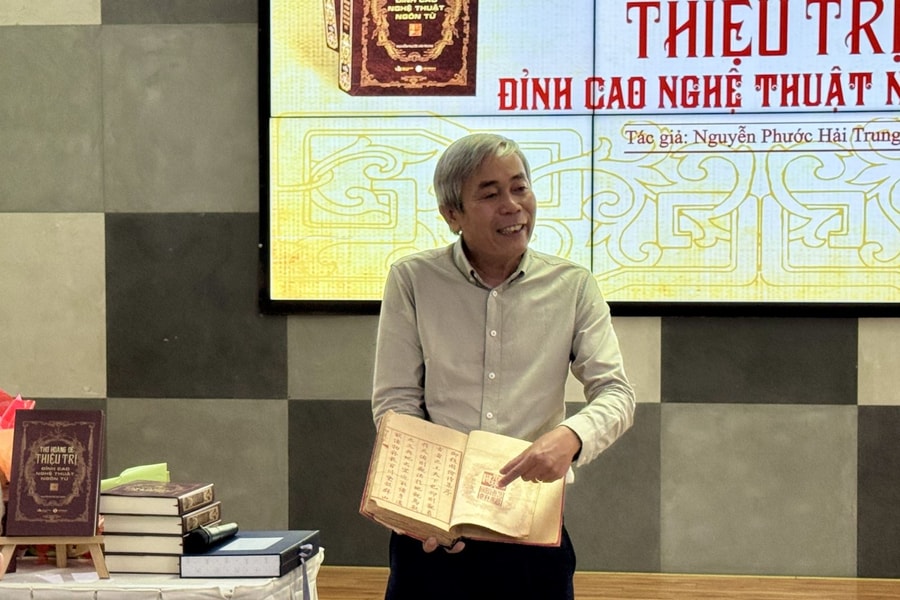 Thơ Hoàng đế Thiệu Trị: Di sản thi ca và học thuật cung đình