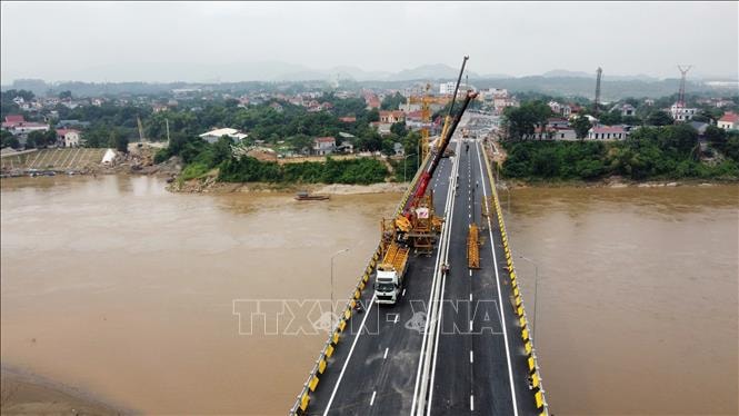 Cầu Phong Châu hoàn thành vượt tiến độ, mở rộng cơ hội phát triển vùng đất Tổ