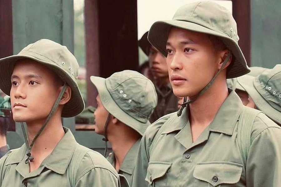 Từ 'Mùi cỏ cháy' đến 'Mưa đỏ'