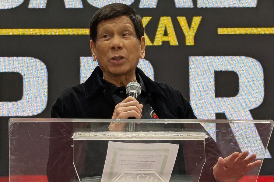 Cựu tổng thống Duterte từng 'bất tỉnh trong phòng giam'