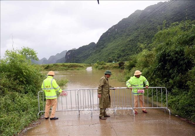 23 giờ đêm nay, cấm đường cao tốc Bắc - Nam phía Đông từ nút giao Nghi Sơn đến Vũng Áng