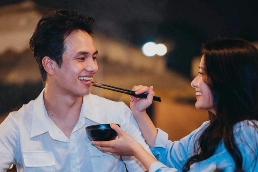 Bỏ 10 triệu đồng tán gái, tôi tá hoả khi xem ảnh của một chàng trai lạ