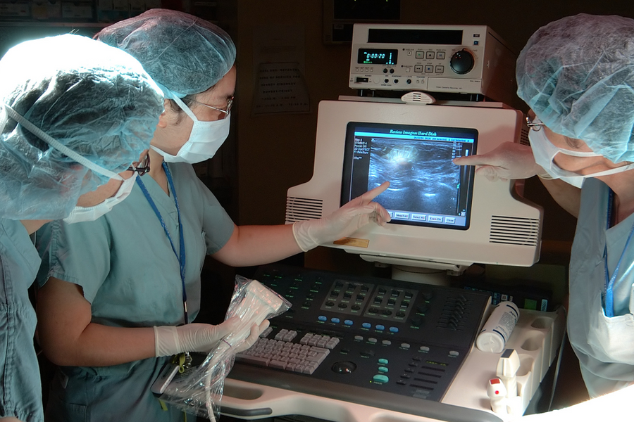 Người trẻ đau khớp vì ngồi nhiều, tập sai cách