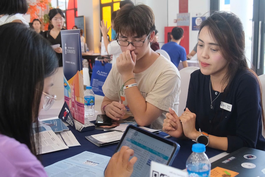 Học sinh Việt thường xuyên đỗ học bổng cạnh tranh nhất đại học top 1 Canada