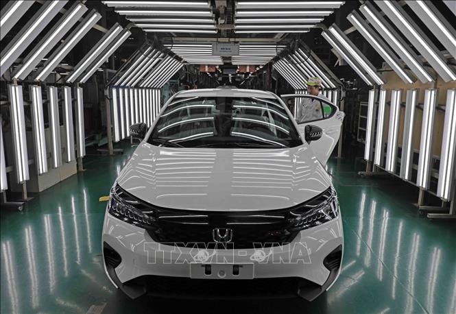 'Liều thuốc' kích cầu thị trường ô tô xe máy