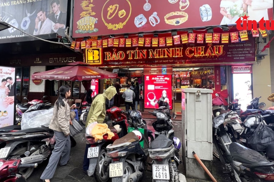 Giá vàng tăng mạnh lên mức 136 triệu đồng/lượng