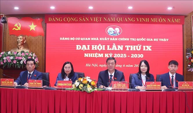 Nhà xuất bản Chính trị quốc gia Sự thật tổ chức Đại hội Thi đua yêu nước lần thứ IV