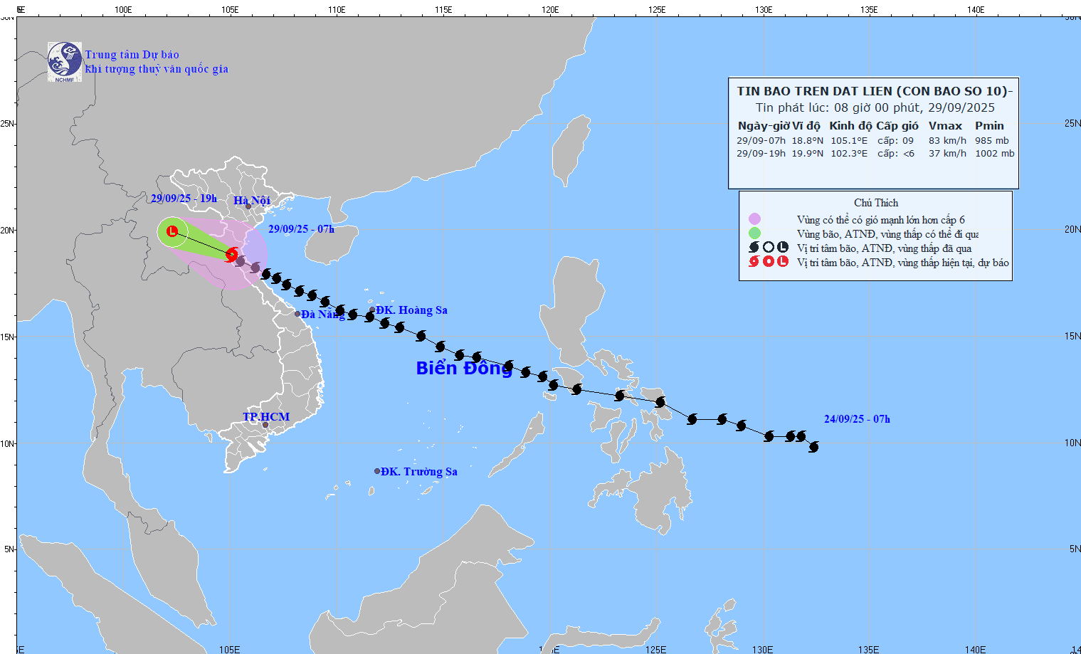 Tâm bão số 10 ở Nghệ An gây gió mạnh, mưa lớn