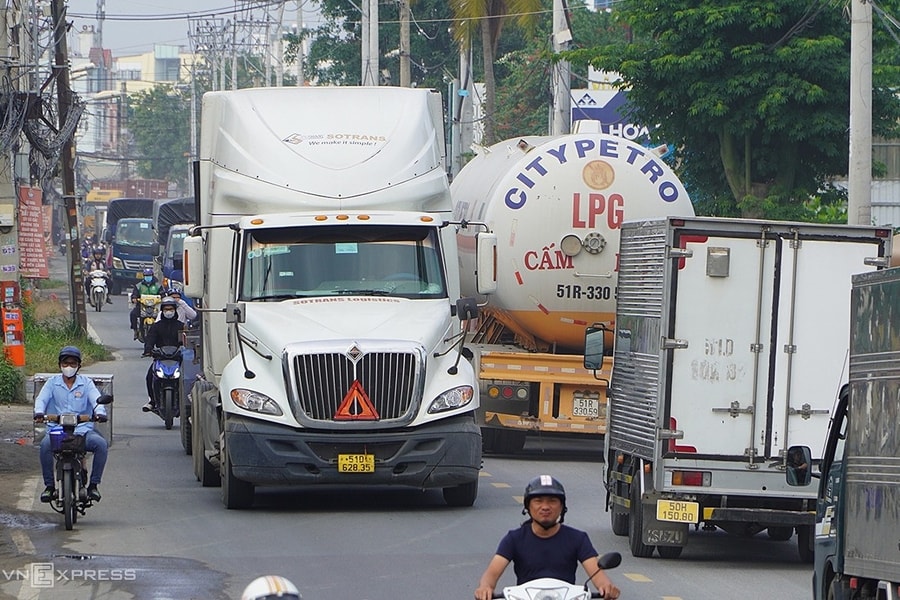 Đường 'tử thần' ở cửa ngõ TP HCM sắp được mở rộng lên 30 m