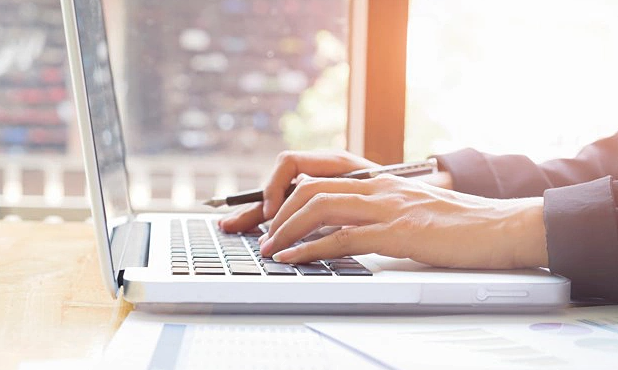 Học lực giỏi nên chọn Điện tử - Viễn thông hay Khoa học máy tính?