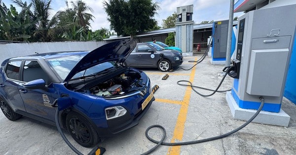 V-Green của tỉ phú Phạm Nhật Vượng đề xuất không áp giá điện khung giờ cao điểm với trạm sạc