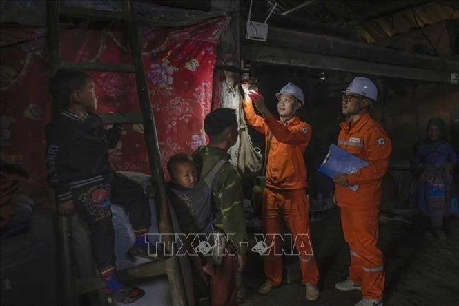 Ảnh hưởng của bão số 10: Điện lực Lào Cai tập trung toàn lực khắc phục sự cố sau bão