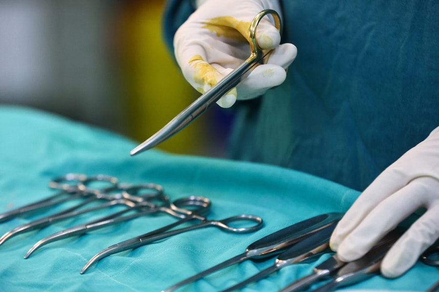 Cứu khuôn mặt bé 5 tuổi bị chó becgie cắn rách