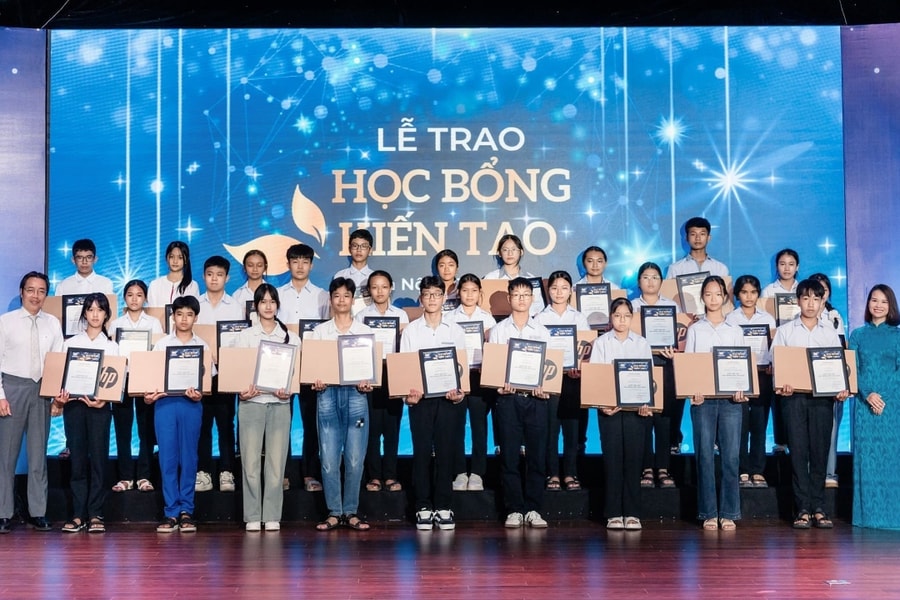Vinschool trao học bổng cho hàng trăm học sinh cả nước
