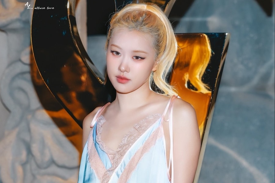 Rosé mặc đồ ngủ ở sự kiện gây tranh cãi