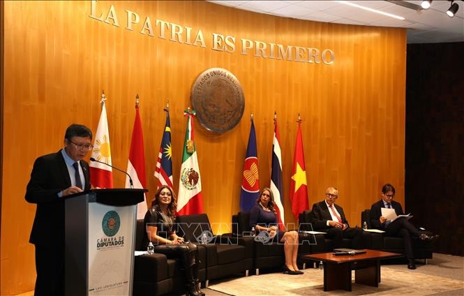 Khẳng định vai trò của Việt Nam trong kết nối khu vực