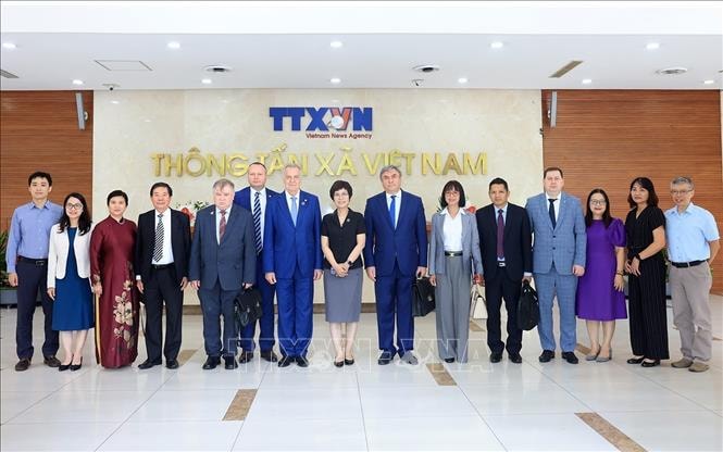 Tăng cường kết nối TTXVN với các cơ quan báo chí - truyền thông thành phố St. Petersburg