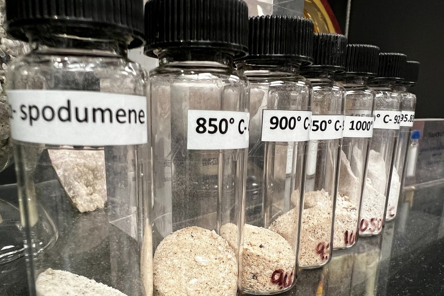 Australia định bán cổ phần kho dự trữ khoáng sản chiến lược