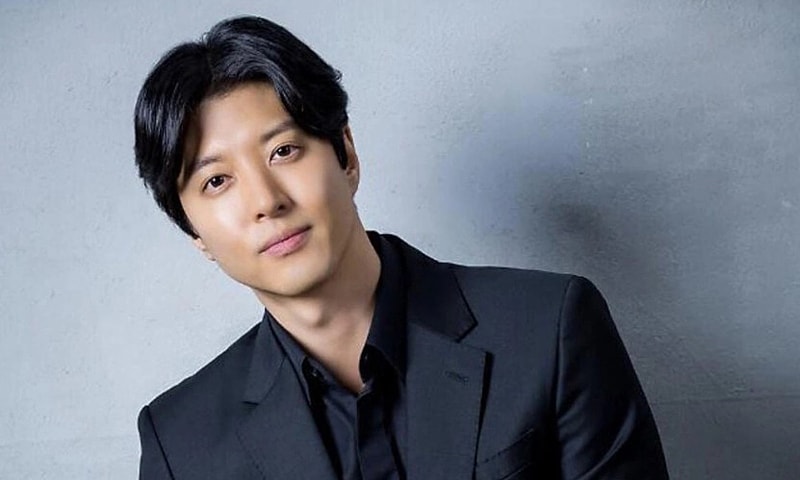Tài tử Lee Dong Gun mắc căn bệnh 1% người Hàn gặp phải