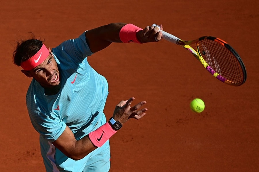 Vì sao nhiều tay vợt đổi sang tay chiêu thi đấu?