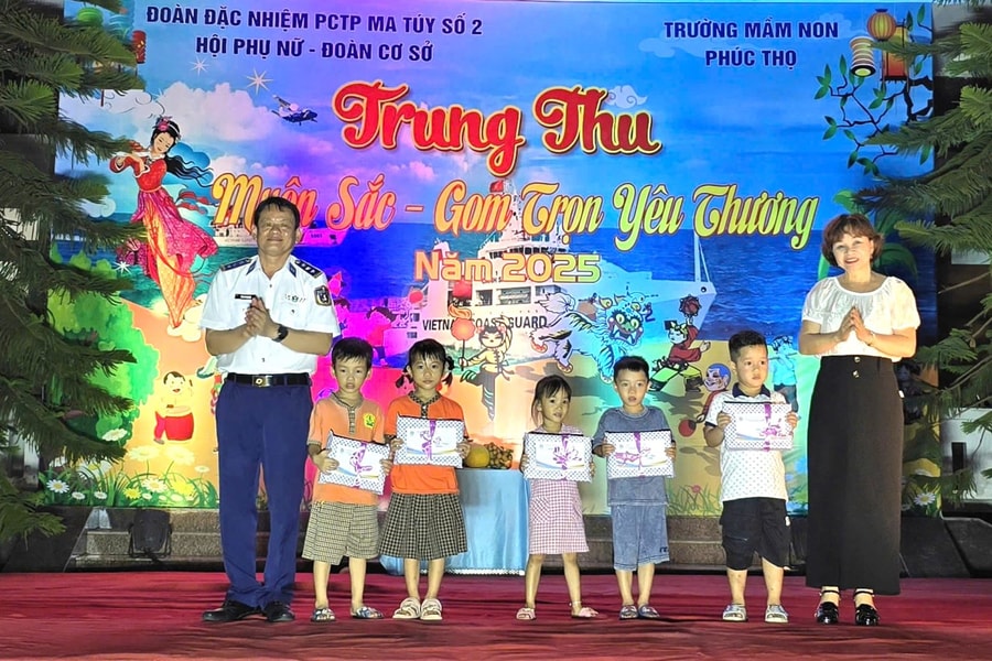Rộn ràng Tết Trung thu ‘Muôn sắc - Gom trọn yêu thương’