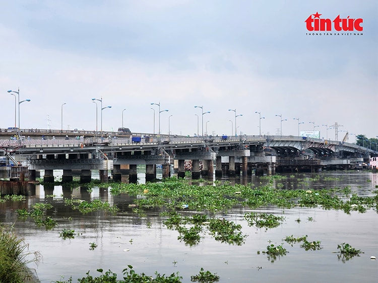TP Hồ Chí Minh: Cầu Bình Triệu 1 đã hoàn tất nâng cao thêm 1,1m, cuối tháng 11 thông xe