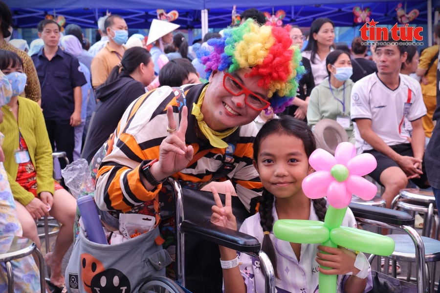 "Trung thu yêu thương": Tết đoàn viên  của hơn 1.600 bệnh nhi tại Bệnh viện Nhi Đồng 1