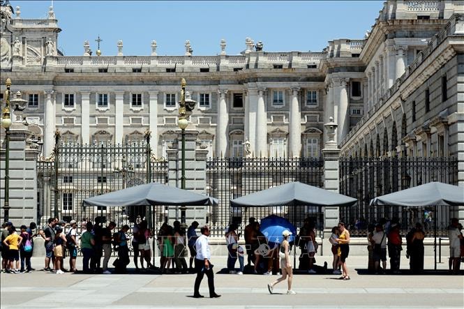 Tây Ban Nha đón khách du lịch kỷ lục trong mùa Hè