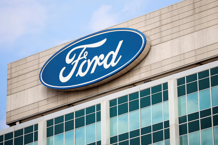 Ford, GM 'tự mua xe của mình' để hưởng ưu đãi xe điện ngày chót