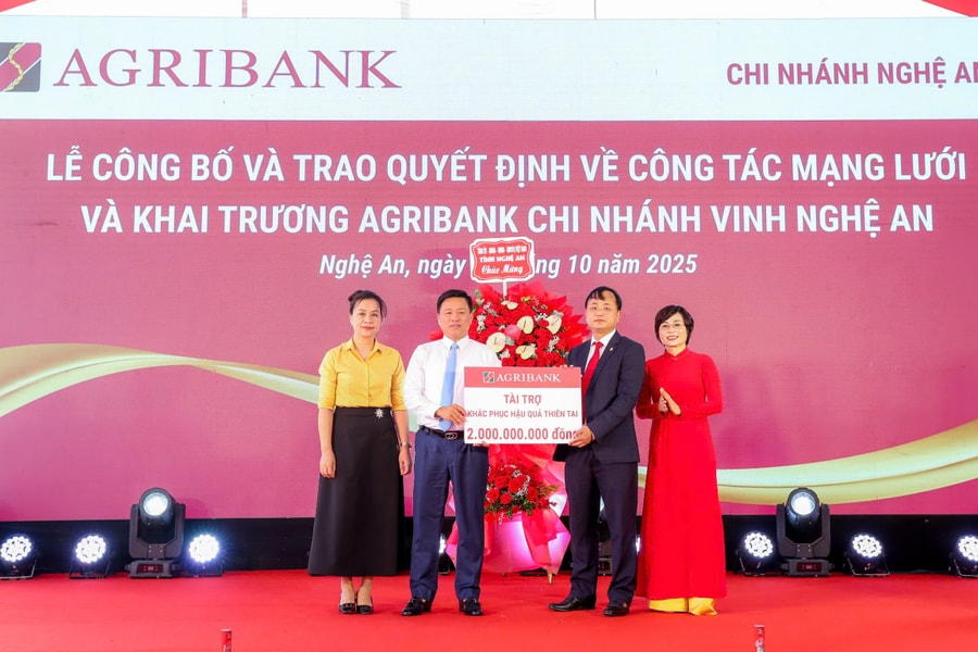 Agribank hỗ trợ Nghệ An 5 tỷ đồng khắc phục thiệt hại do bão số 10