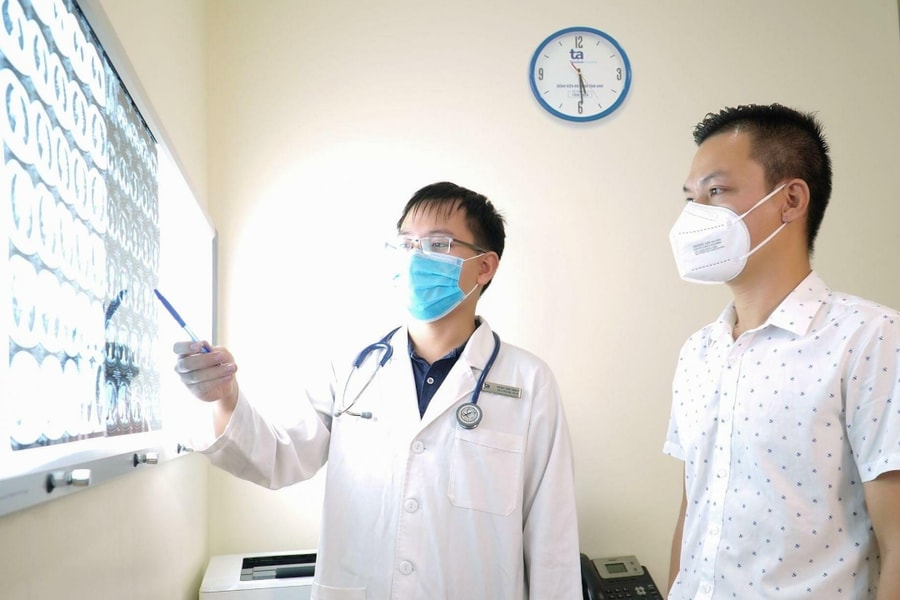 Ho kèm sốt có phải viêm phế quản cấp?