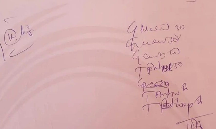Chữ bác sĩ 'không ai đọc được', Ấn Độ yêu cầu trường y dạy viết