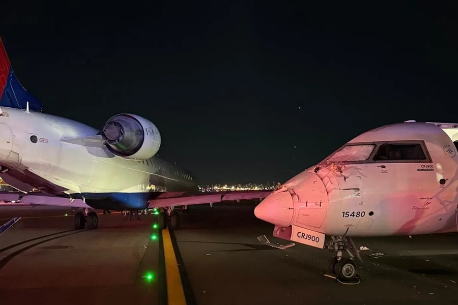 Phi cơ chở khách gãy cánh, móp mũi sau va chạm ở sân bay