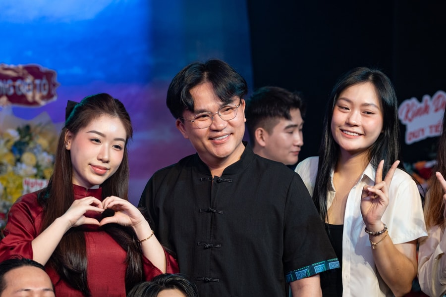 Đại Nghĩa cùng nhiều nghệ sĩ cúng giỗ Tổ sân khấu