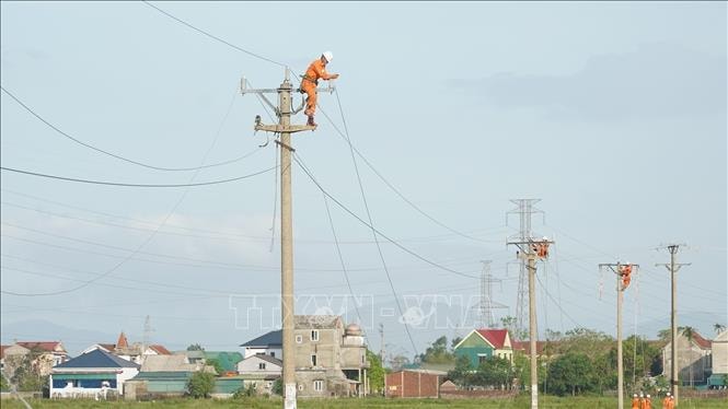 Điện lực miền Bắc yêu cầu lập đội xung kích sẵn sàng cơ động ứng phó bão số 11