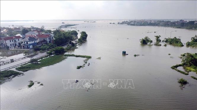 Nước sông Lô dâng cao, tỉnh Phú Thọ cấm mọi phương tiện thủy lưu thông trên sông
