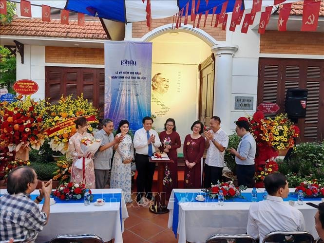 Khai mạc triển lãm 'Tem và Thơ - Dấu ấn Tố Hữu qua năm tháng'