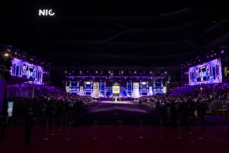 Tôn vinh đổi mới sáng tạo với màn kết hợp đỉnh cao công nghệ và khát vọng Việt Nam