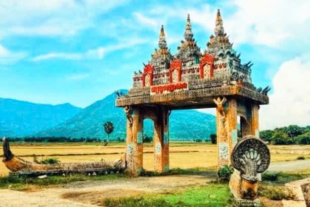 Du khách thích thú khám phá các kiến trúc văn hoá, du lịch An Giang