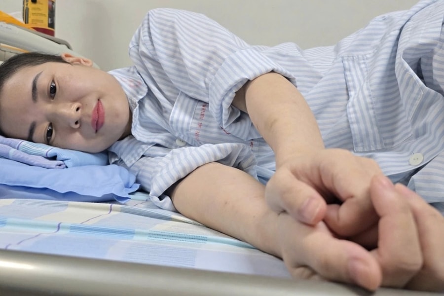 Người mẹ mắc ung thư máu: “Phận em đã định, giờ em chỉ nghĩ đến 2 đứa con”