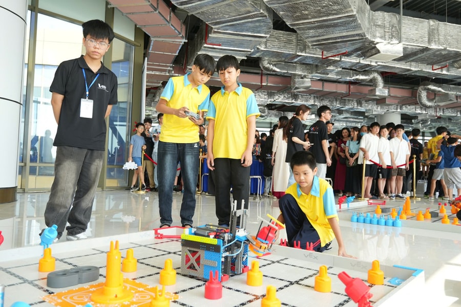 Khởi động giải đấu tìm đội dự cuộc thi Robotics lớn nhất thế giới