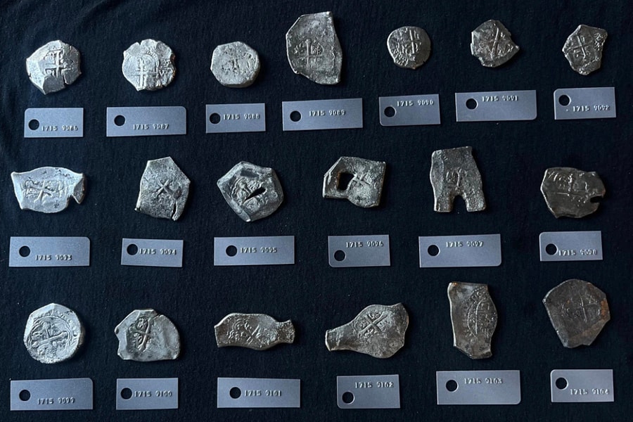 Trục vớt 1.000 đồng xu trị giá 1 triệu USD ngoài khơi Florida