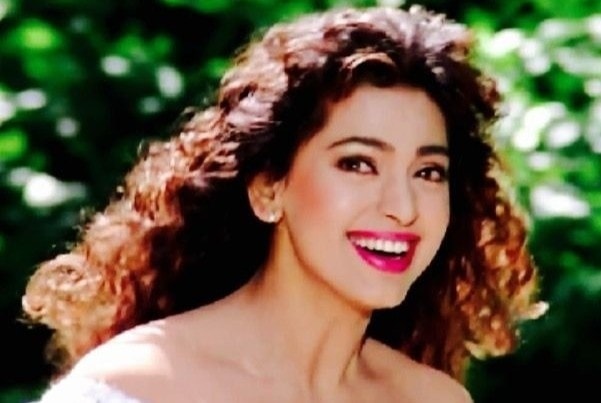 Nữ diễn viên giàu nhất Ấn Độ kiếm 877 triệu USD ra sao