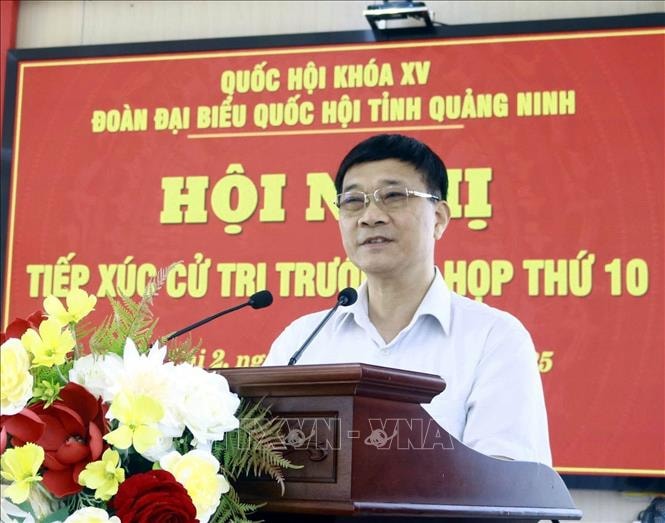 Phó Chủ tịch Quốc hội Vũ Hồng Thanh tiếp xúc cử tri Quảng Ninh