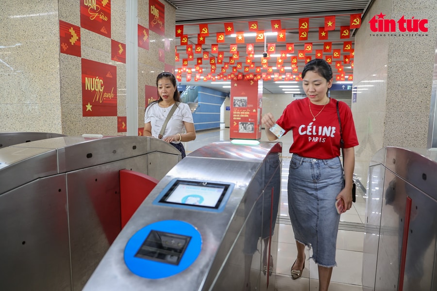 Thử nghiệm sử dụng vé tuần trên ứng dụng di động 'Hà Nội Metro'