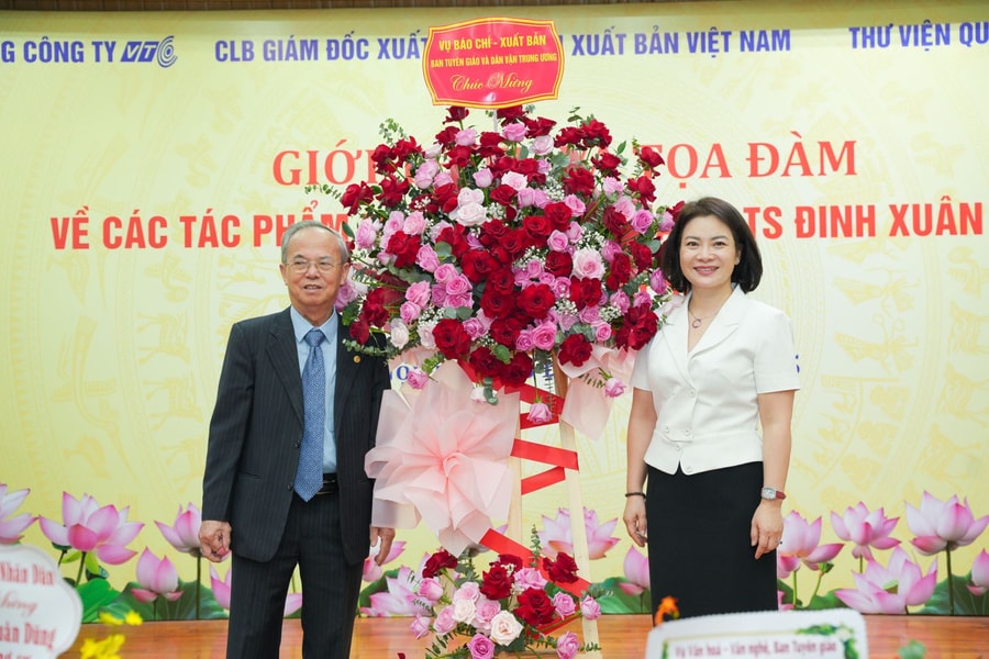 Tọa đàm và ra mắt các tác phẩm mới xuất bản của GS.TS Đinh Xuân Dũng và các cộng sự