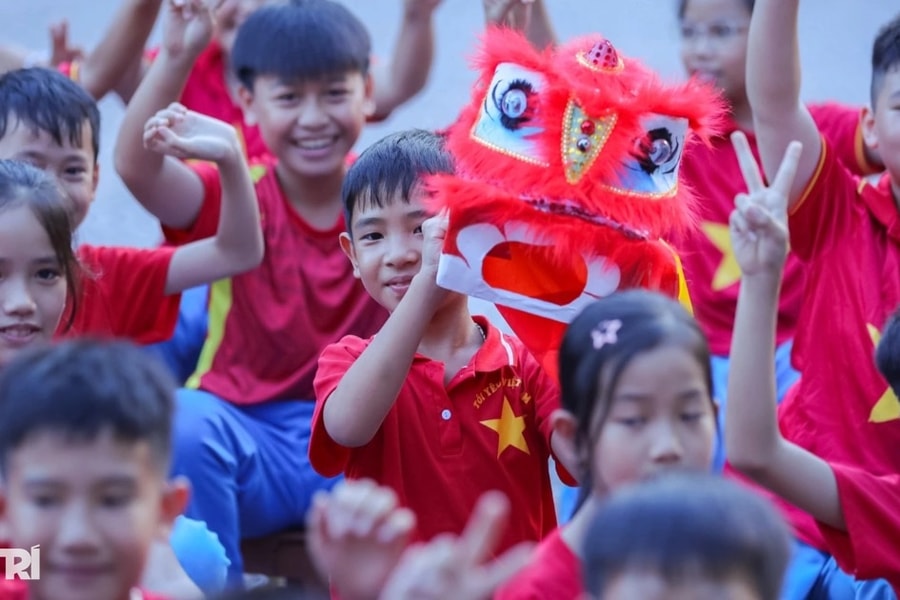 Niềm vui Tết Trung thu của 440 em nhỏ vùng rốn lũ Nghệ An