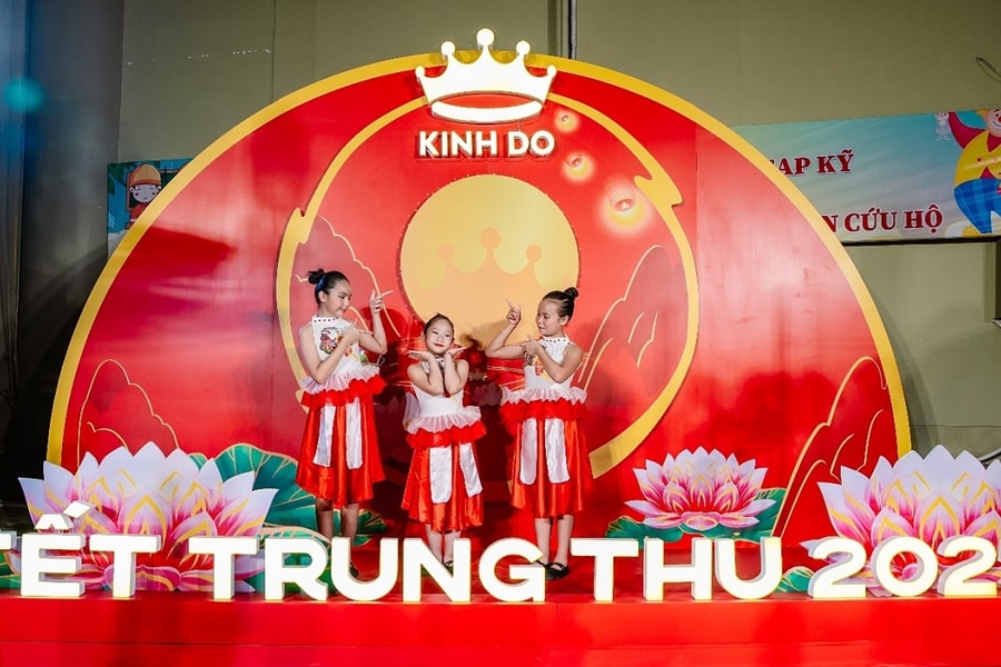 Kinh Đô chung tay tổ chức tiệc Trung thu màu sắc