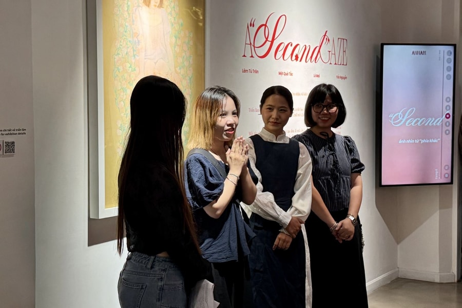 Triển lãm A 'second' gaze: Không gian đối thoại của nữ giới trong nghệ thuật đương đại