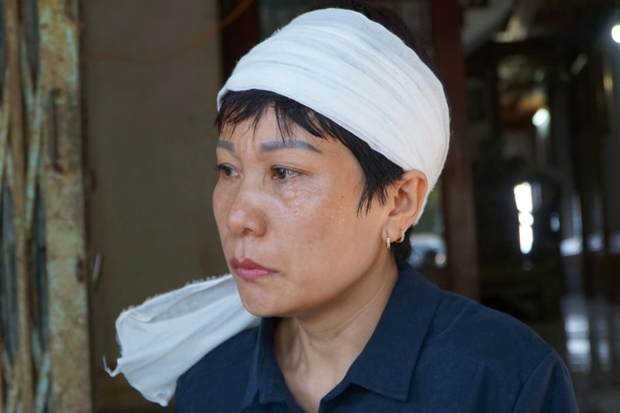 Người vợ có chồng tử nạn trong tâm lũ: “Cả nhà đợi cơm, anh chẳng kịp về”